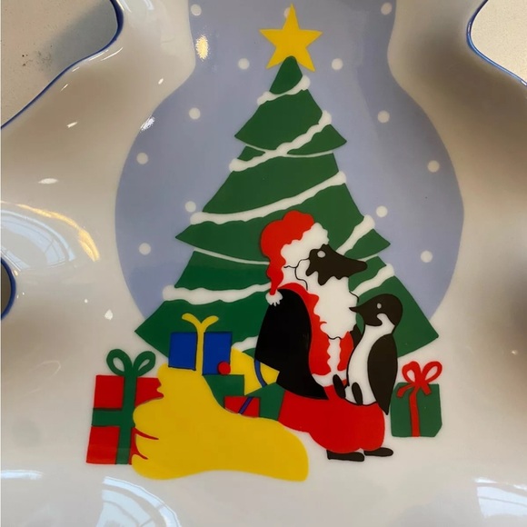 SHIBATA JAPAN Christmas Dish 8” Santa Penguin 🐧 with baby on lap - Picture 2 of 6